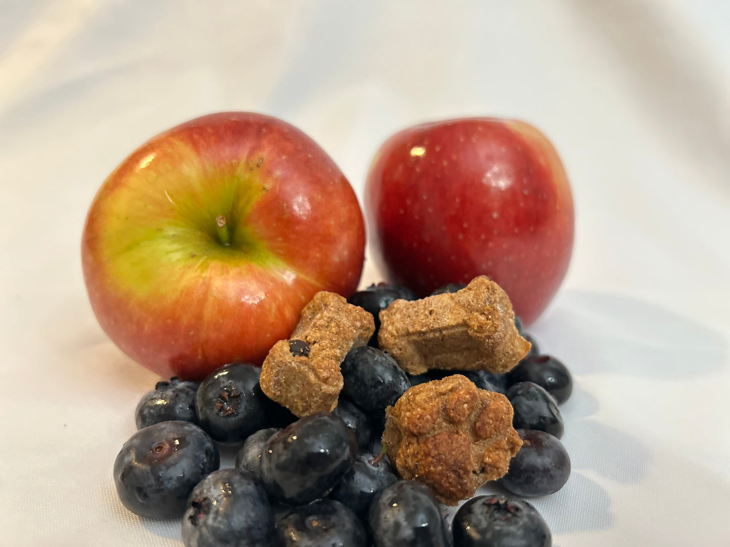 Lucy Loo Treats - Apple & Blueberry - (7.5 oz. Bag)