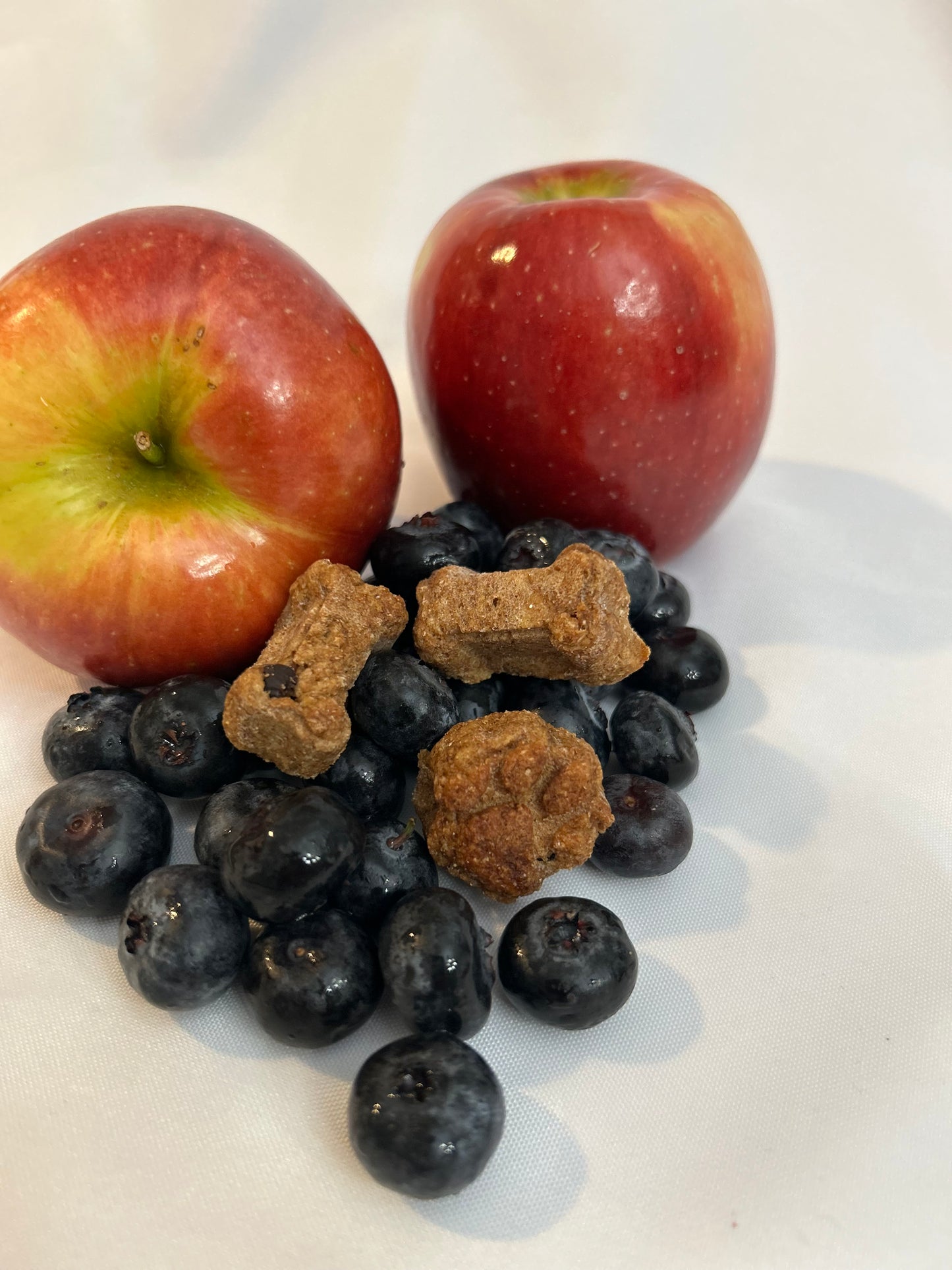 Lucy Loo Treats - Apple & Blueberry - (7.5 oz. Bag)