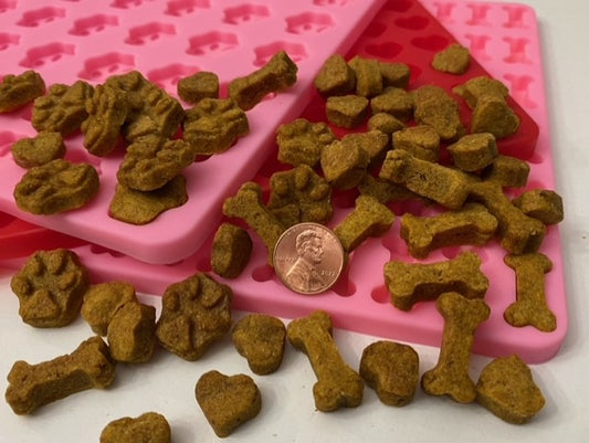 Lucy Loo Treats - Peanut Butter & Pumpkin Treats - Micro Treats (5 oz. Bag)